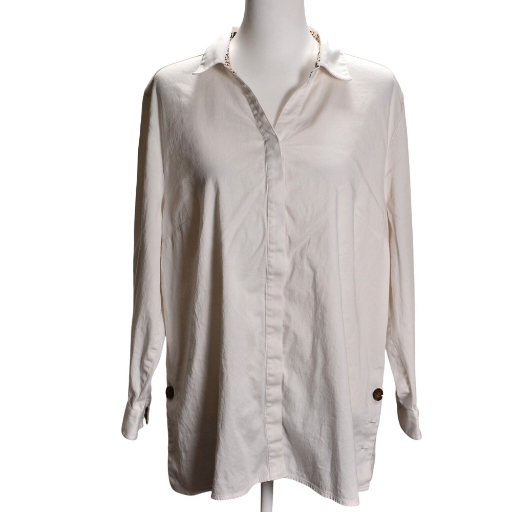 Chico's Casual Preppy Animal Trim Spring Blouse White Leopard Trim Button Size 3